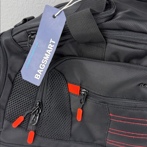 NWT BAGSMART Black and Red Men's Duffel Bag Gyn Bag Expandable - Picture 8 of 15